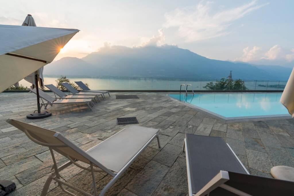 Magic Lake View With Beautiful Pool Area Беллано Екстер'єр фото
